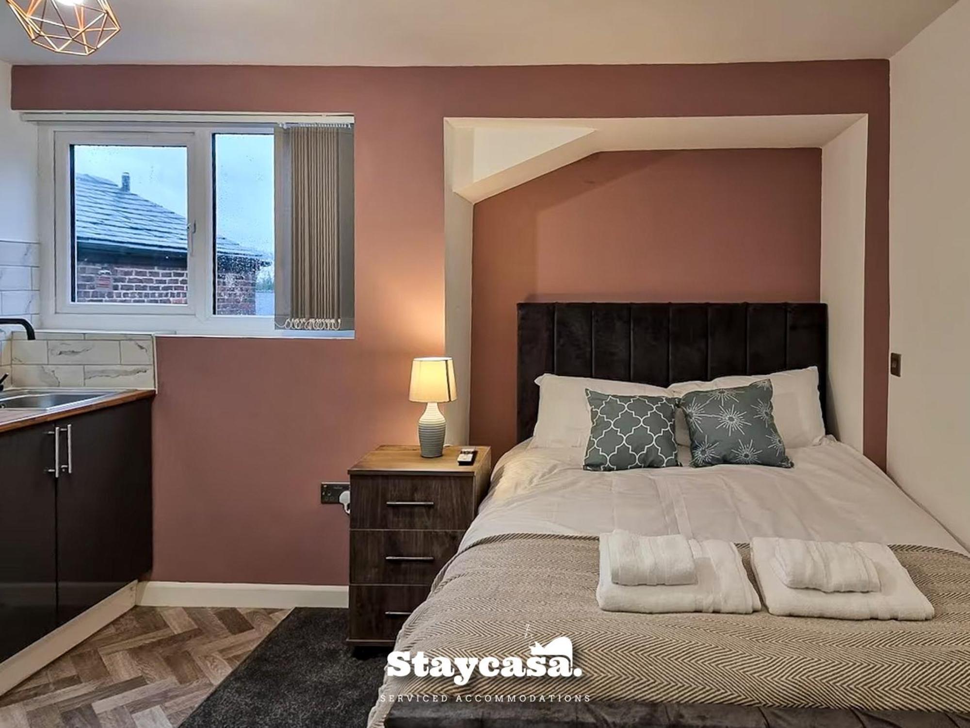 Delightful Spacious Haven With Large Driveway Vakantiehuis *