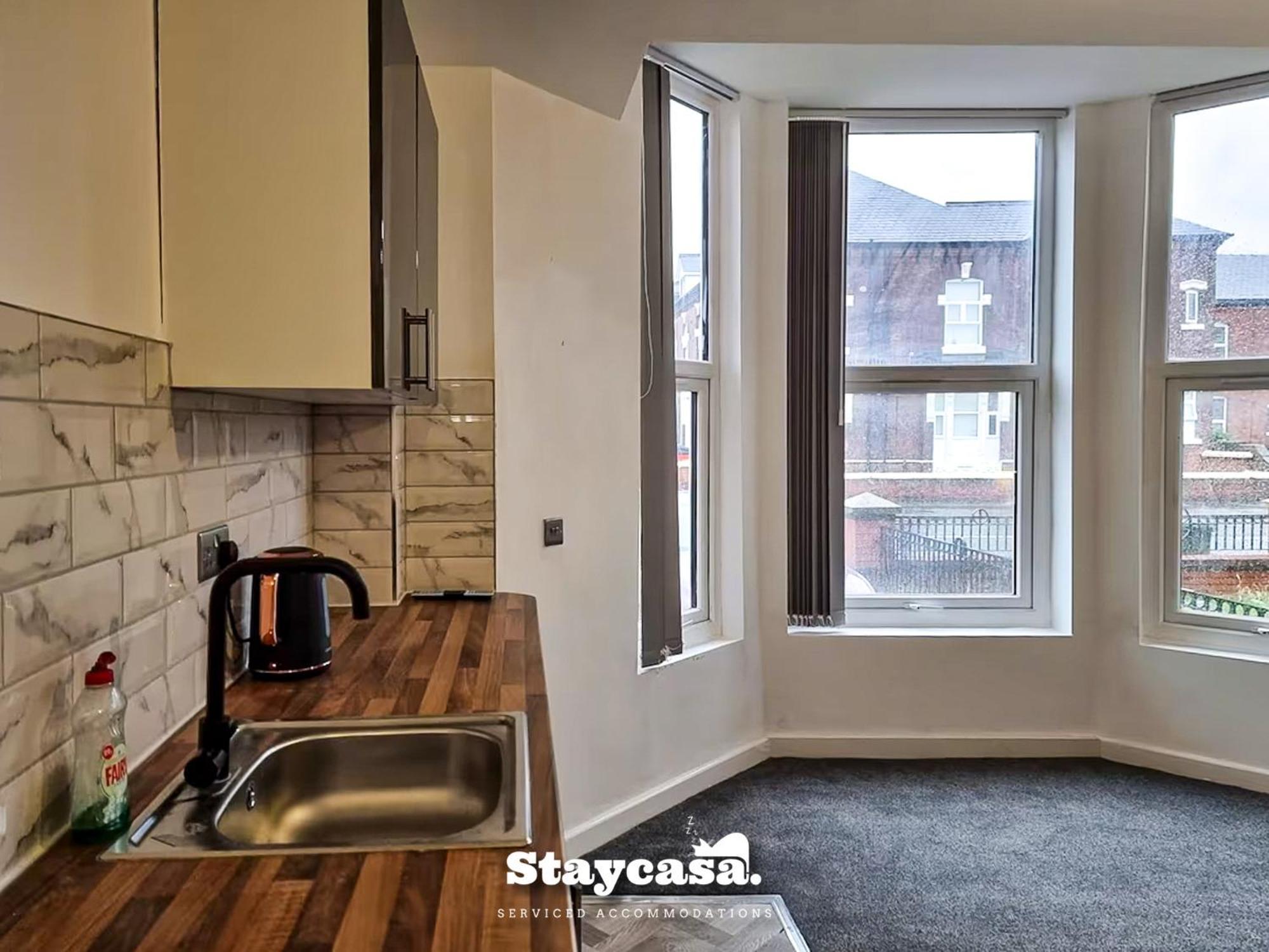 Delightful Spacious Haven With Large Driveway * Manchester