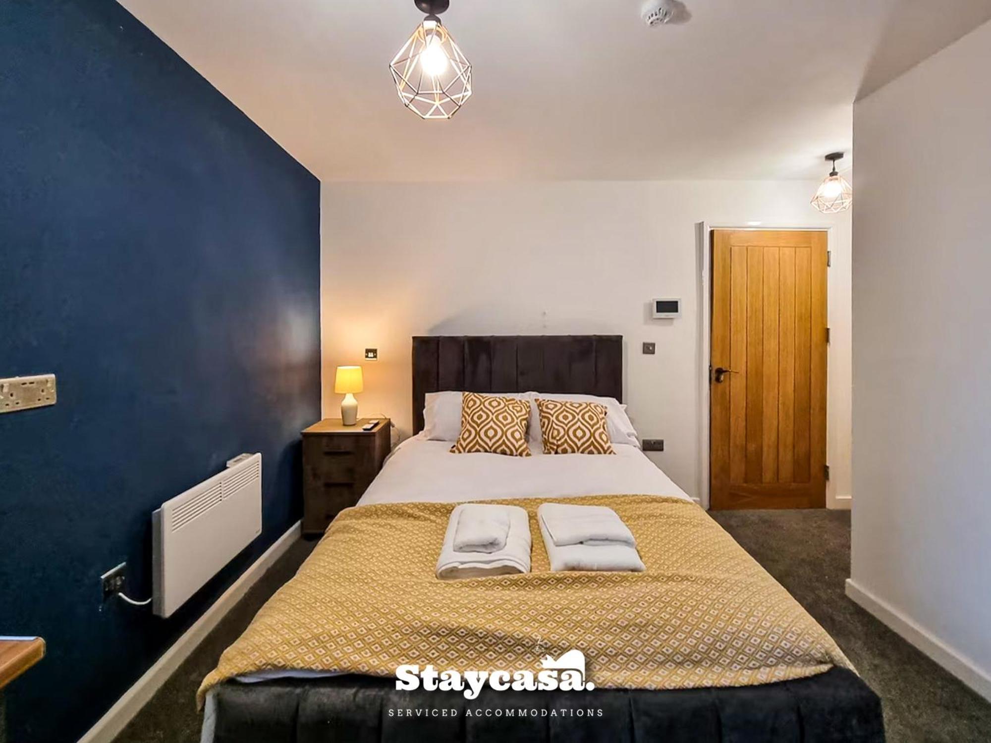 Delightful Spacious Haven With Large Driveway Manchester