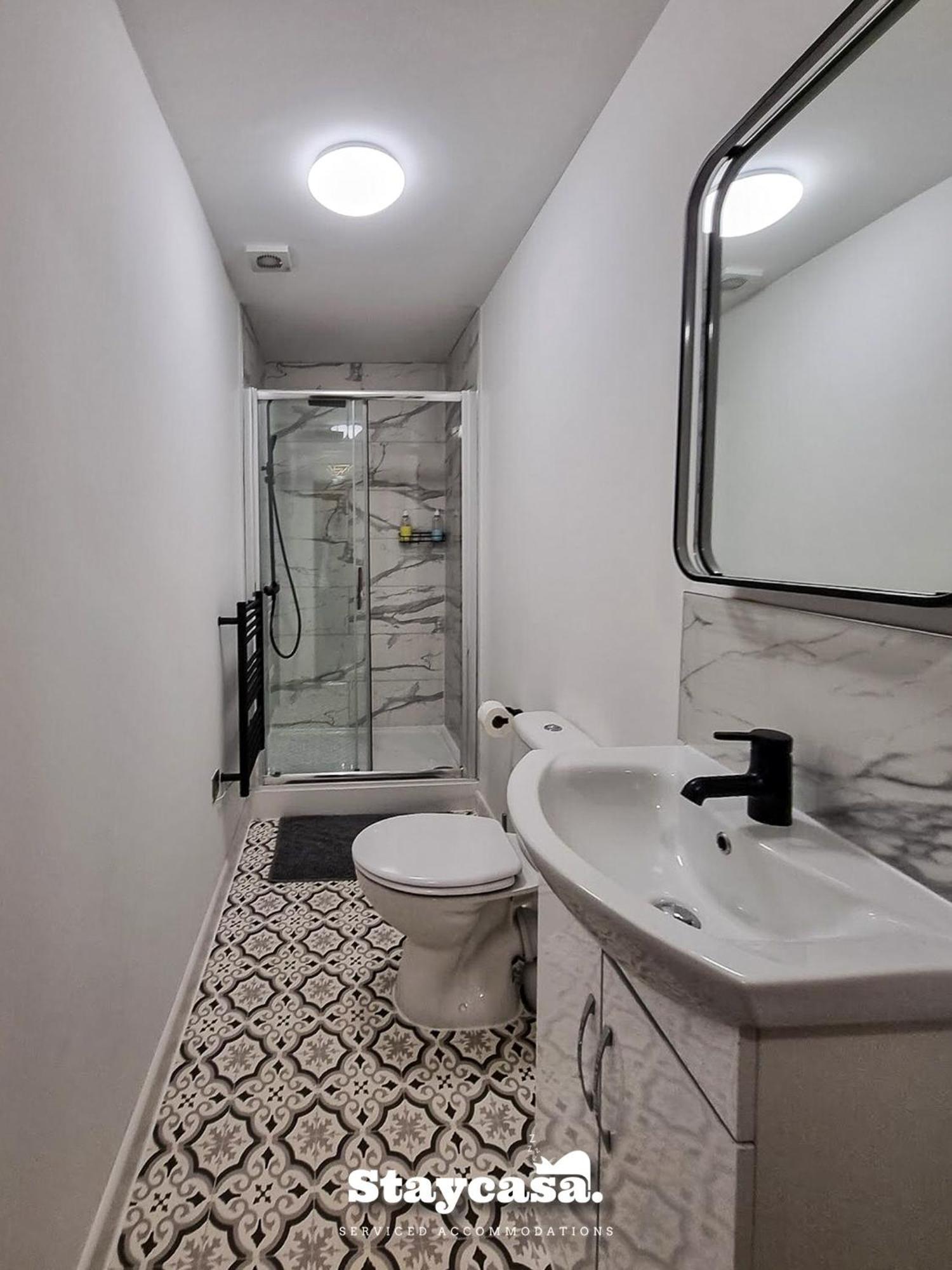 Delightful Spacious Haven With Large Driveway
