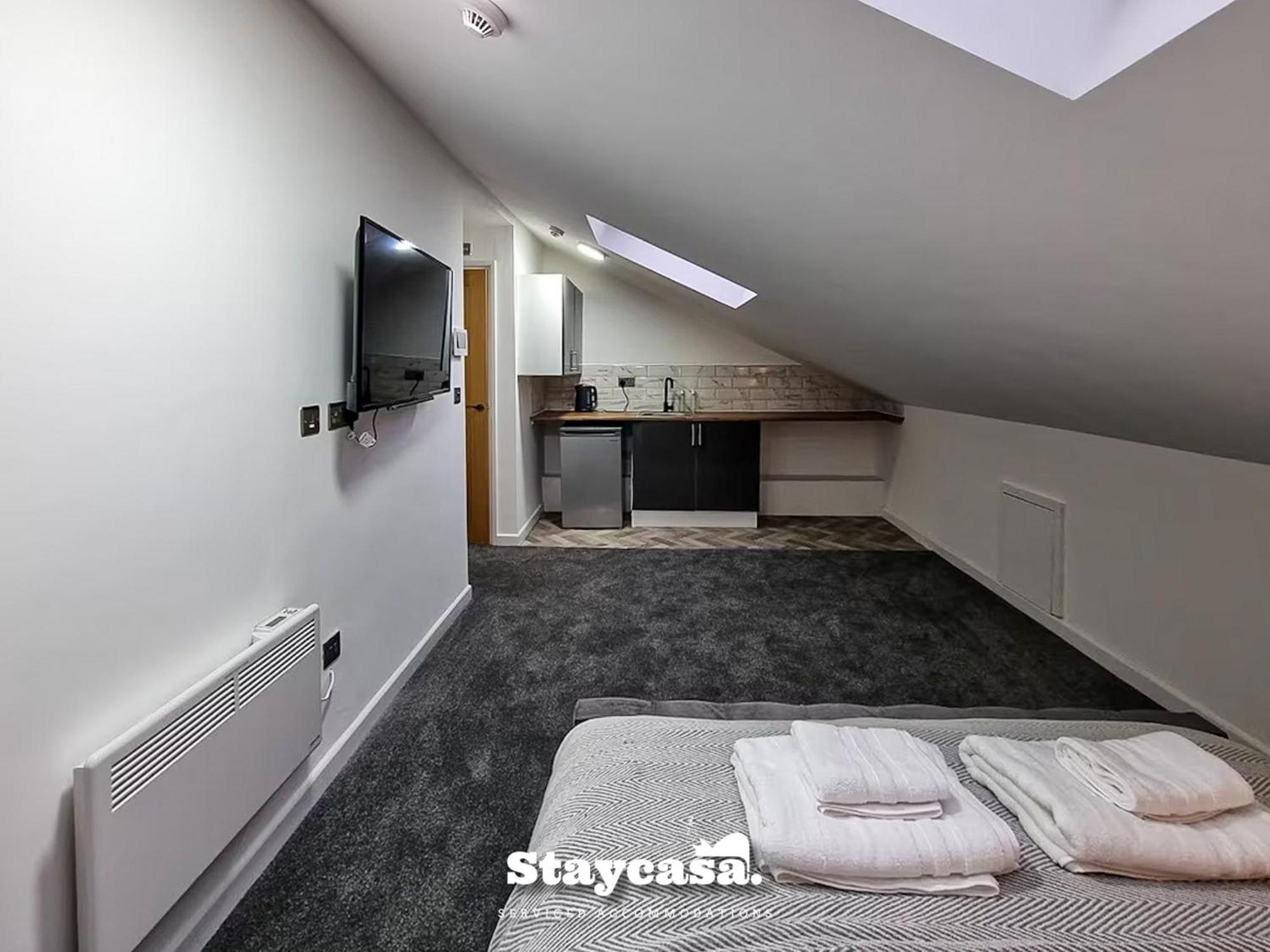 Delightful Spacious Haven With Large Driveway Vakantiehuis *