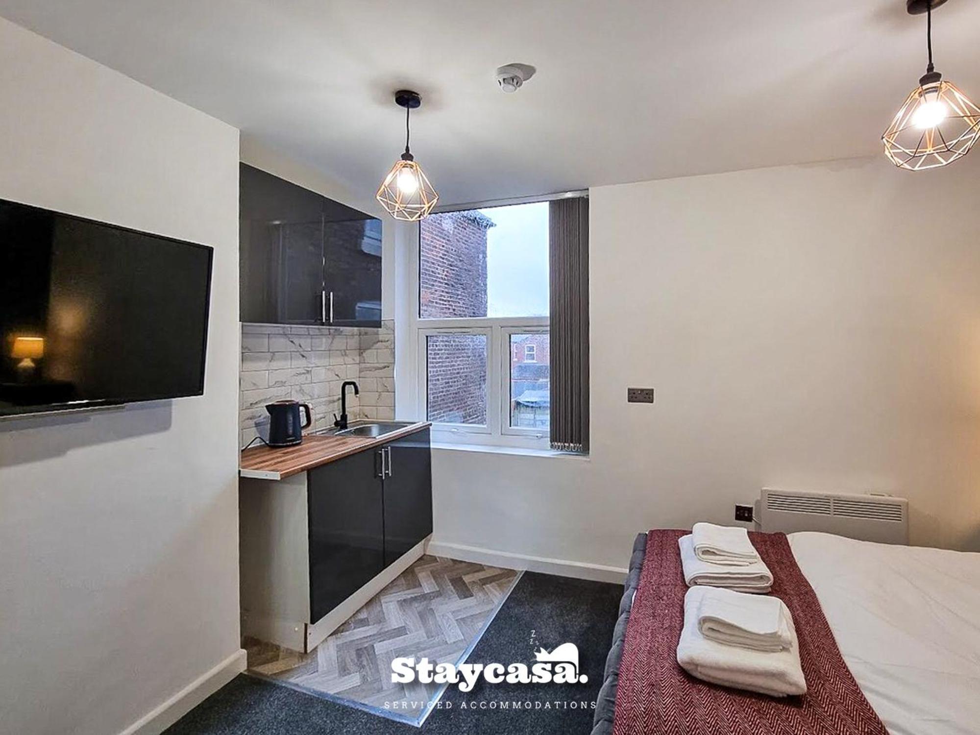 Delightful Spacious Haven With Large Driveway