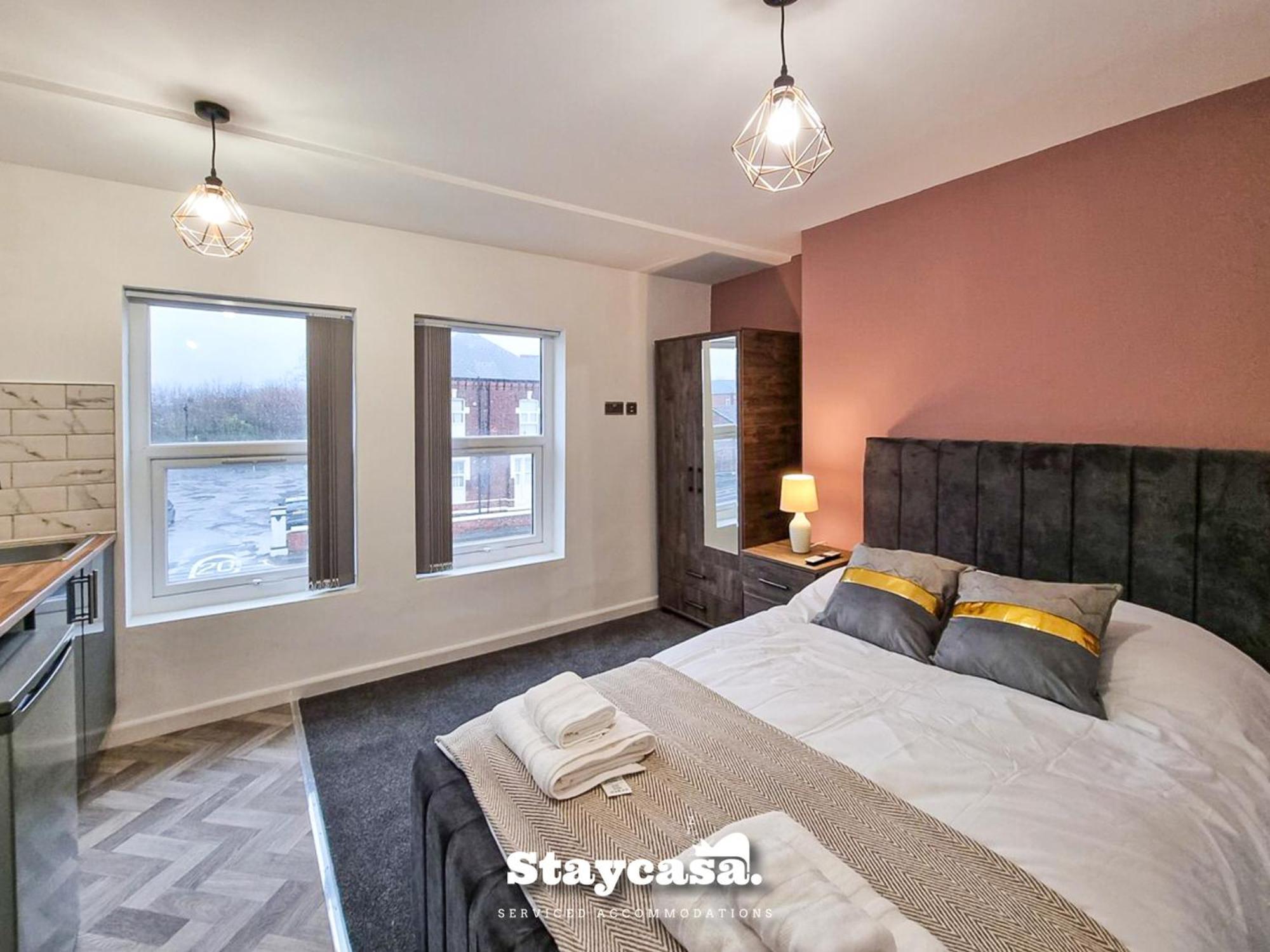 Delightful Spacious Haven With Large Driveway Vakantiehuis *