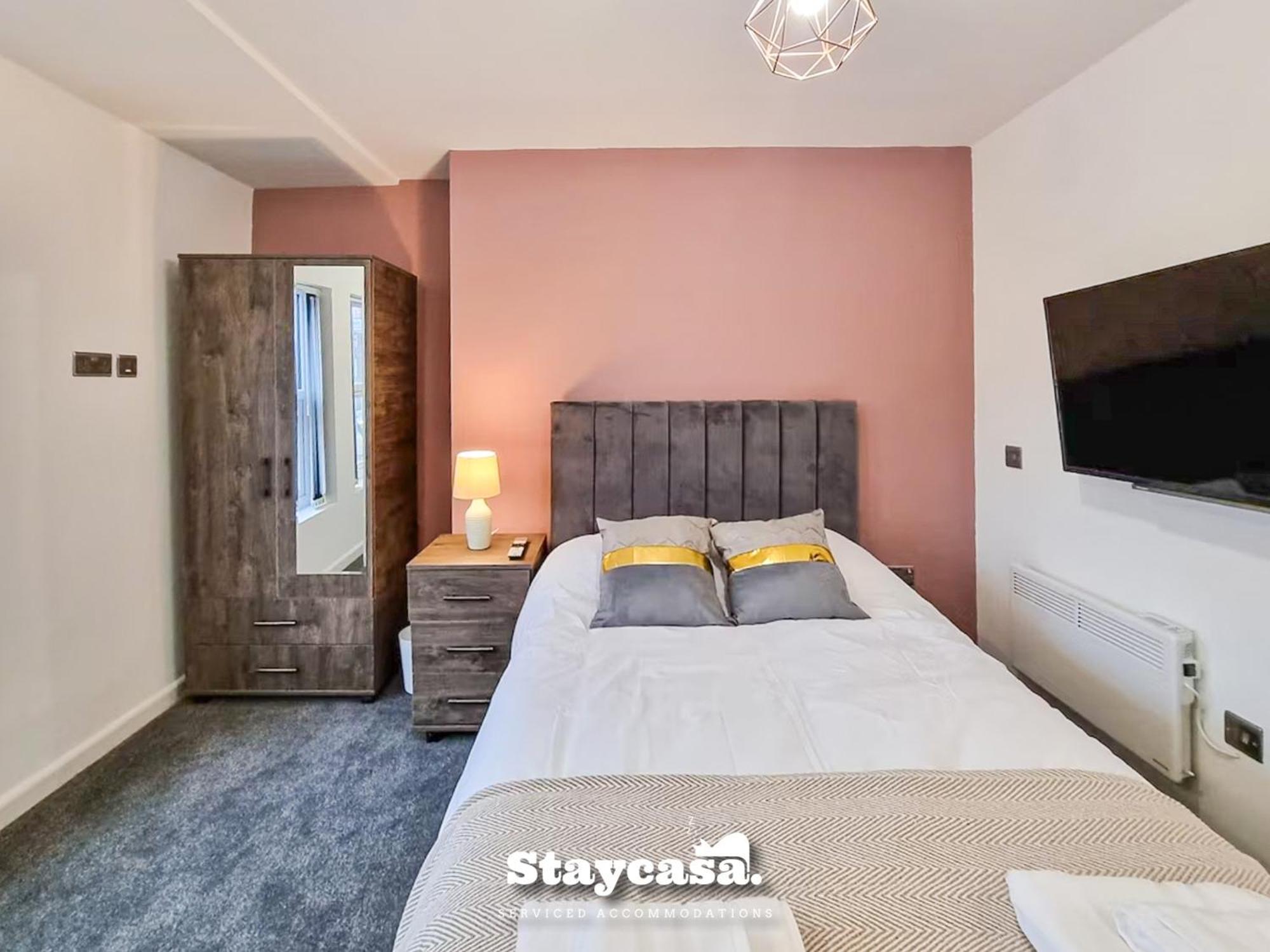 Delightful Spacious Haven With Large Driveway Vakantiehuis
