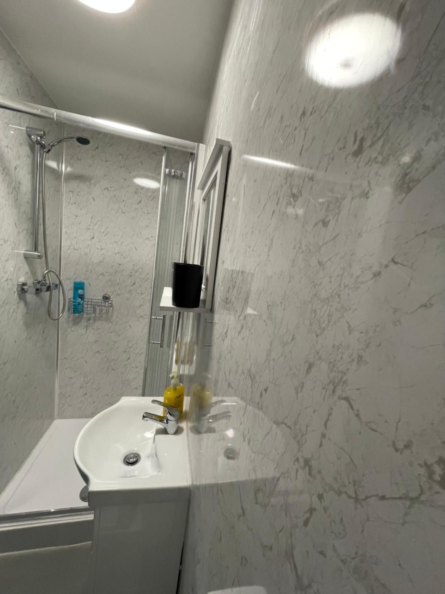 Luxurious En-suite 4 Homestay Manchester