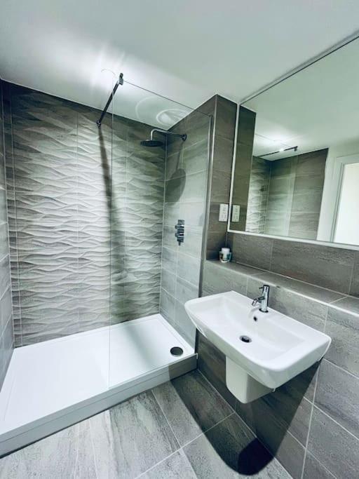 Old Trafford Getaway: 1 Bed
