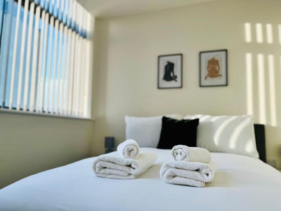 Old Trafford: Self-serviced One Bedroom * Manchester