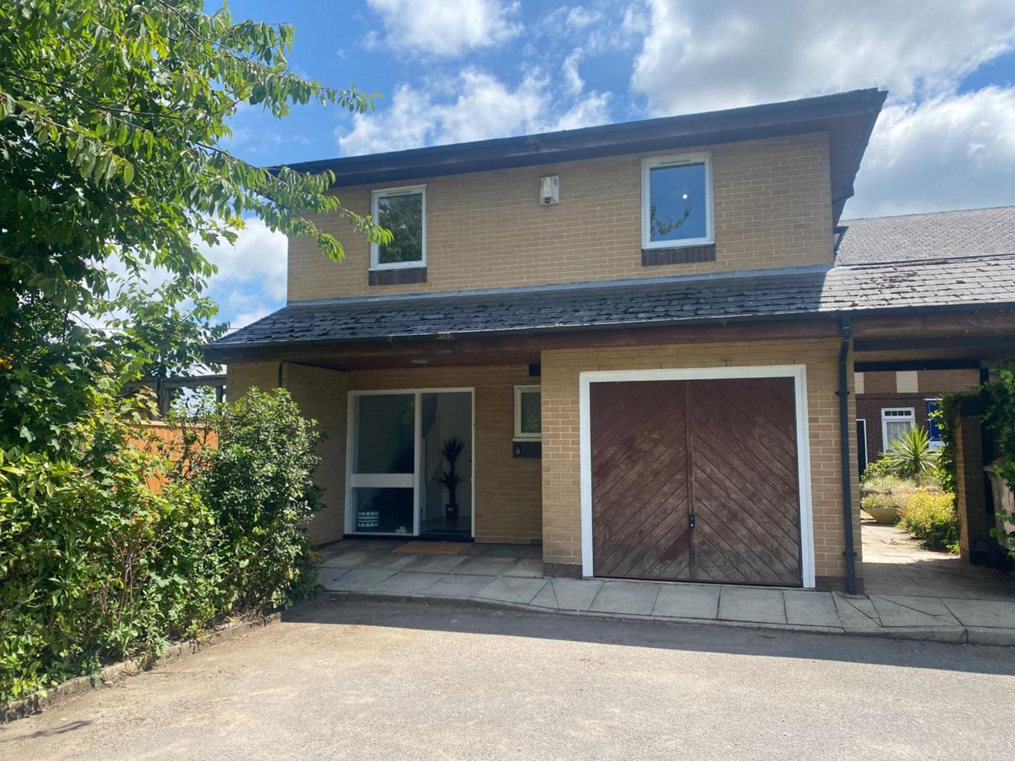 Pass The Keys Lovely 3 Bedroom Golf Club And Parking Vakantiehuis