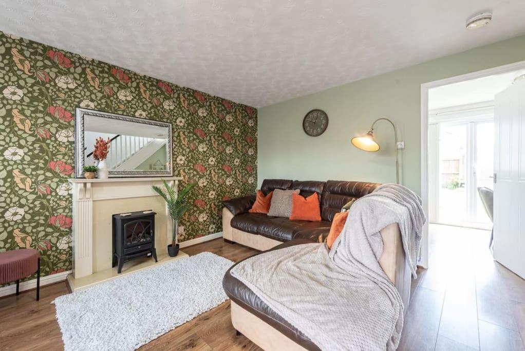 Holiday home Comfy 3-bedroom House Nr Coop Live Arena And Centre By Rest&recharge Manchester