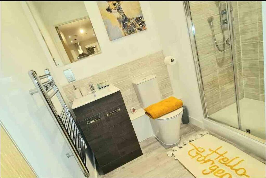 2bed Salford Mcr Apartment *