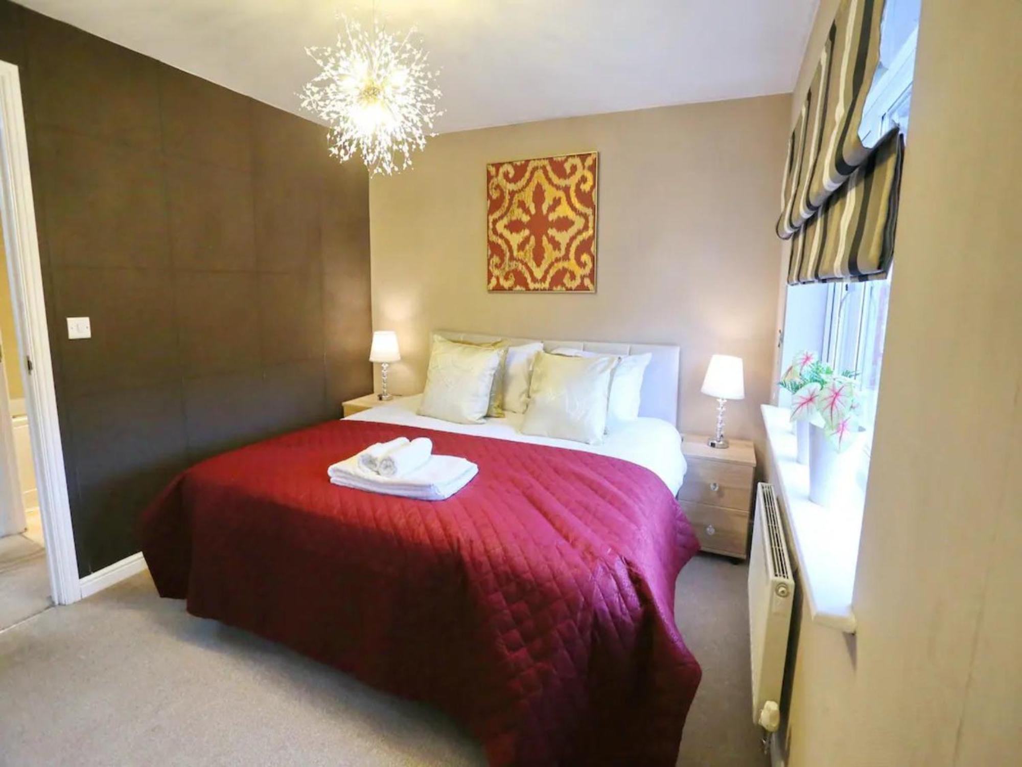 Pass The Keys King Bed Family With Parking Wm Discounts * Manchester