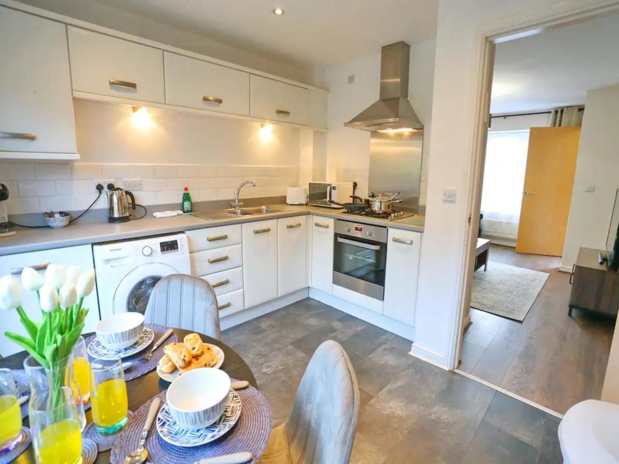 Pass The Keys King Bed Family With Parking Wm Discounts Holiday home