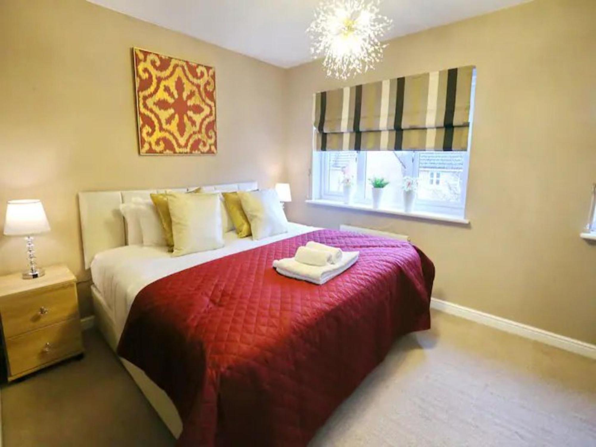 Holiday home Pass The Keys King Bed Family With Parking Wm Discounts