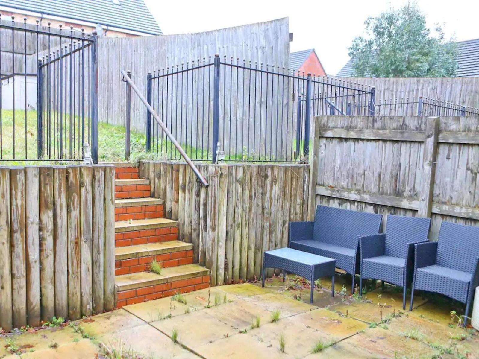 Pass The Keys King Bed Family With Parking Wm Discounts Holiday home *