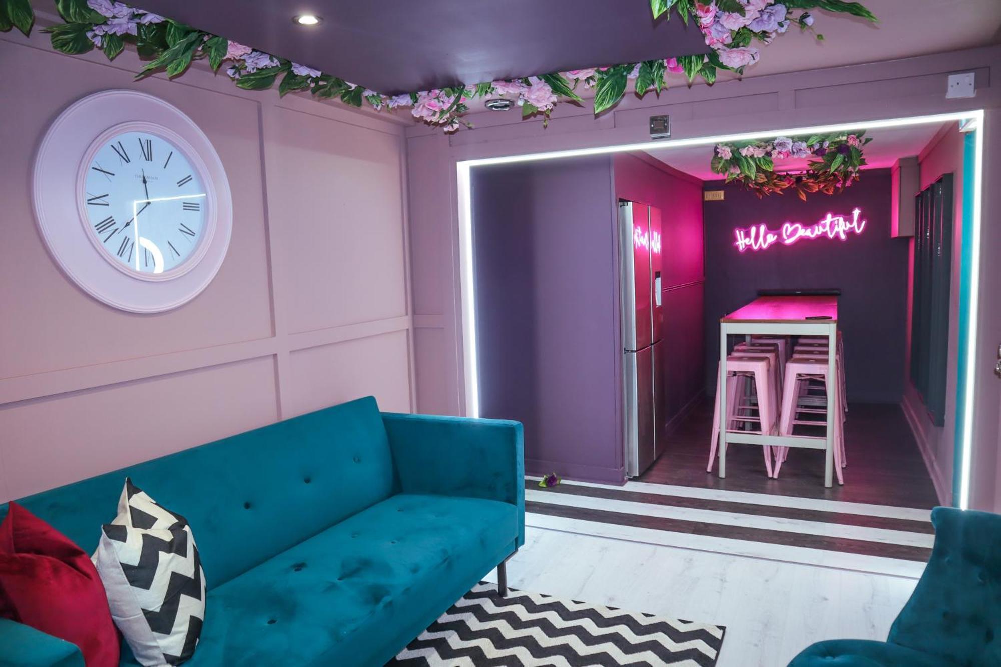 The Ultimate Hen With Bar & Makeup Manchester