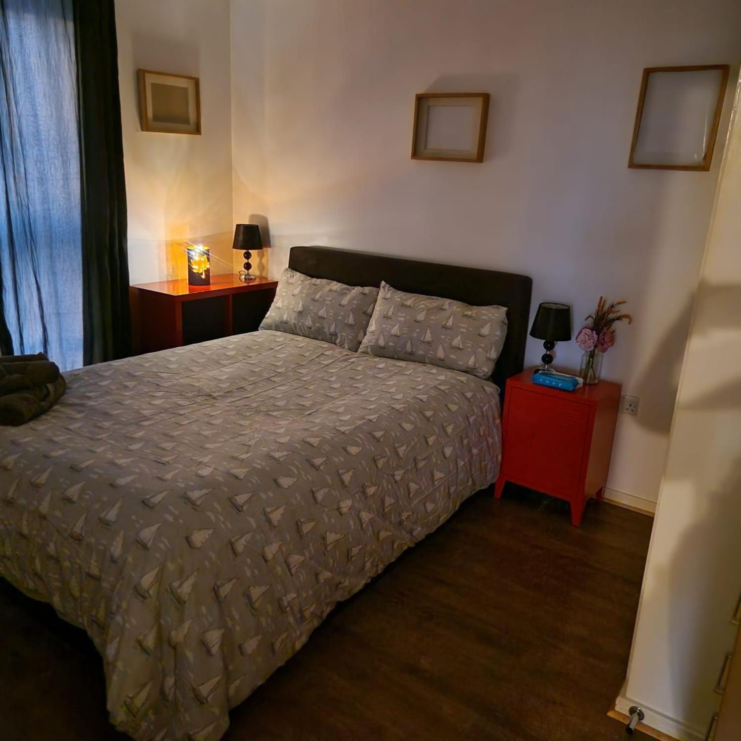 Two Bed In Sportscity Apartment
