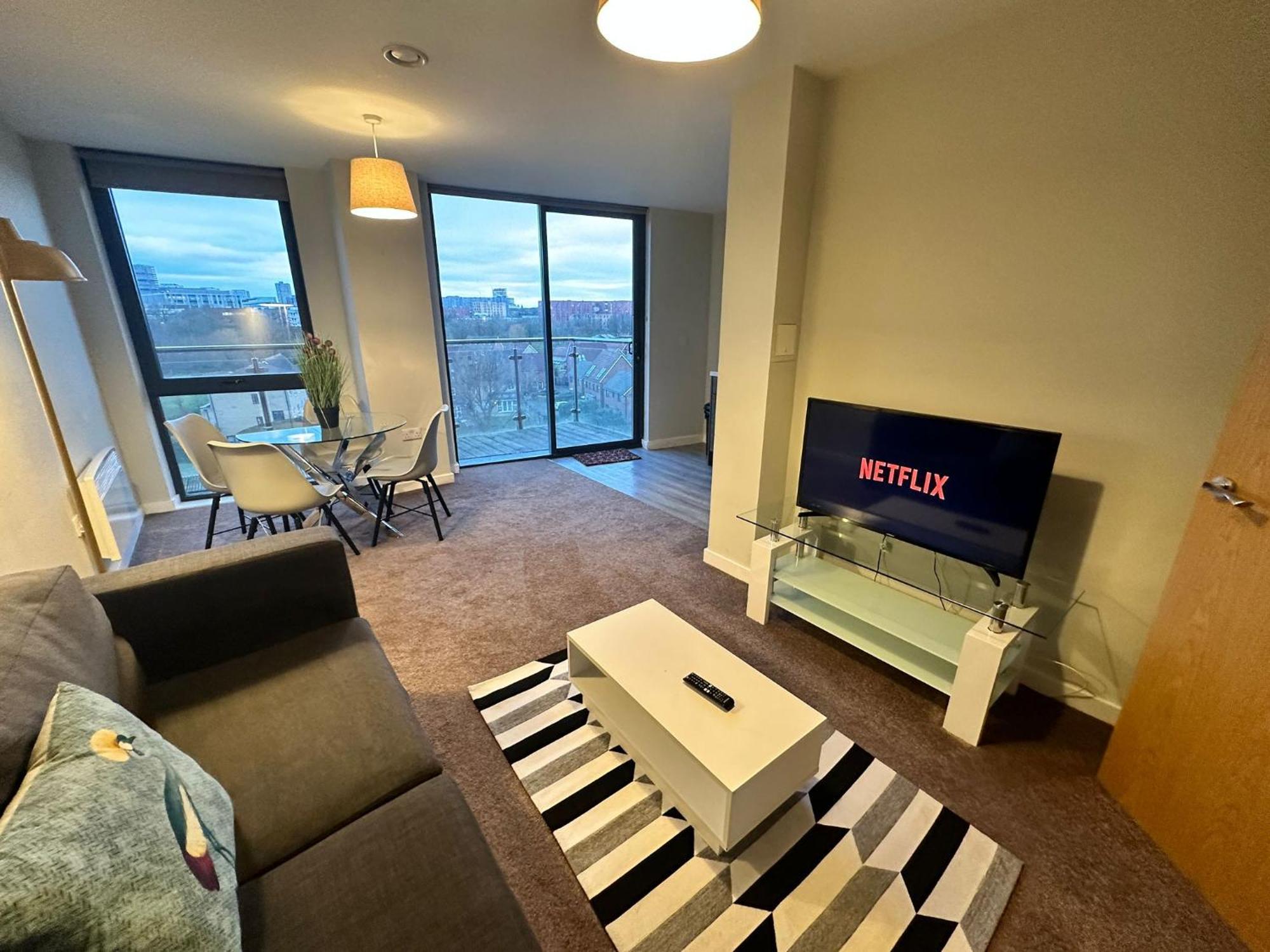 Adelphi Wharf By Beehosting Manchester