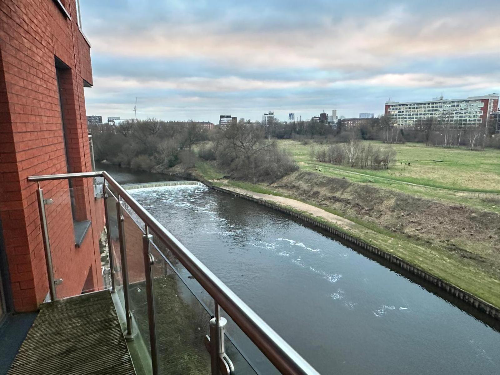 Adelphi Wharf By Beehosting Apartment *