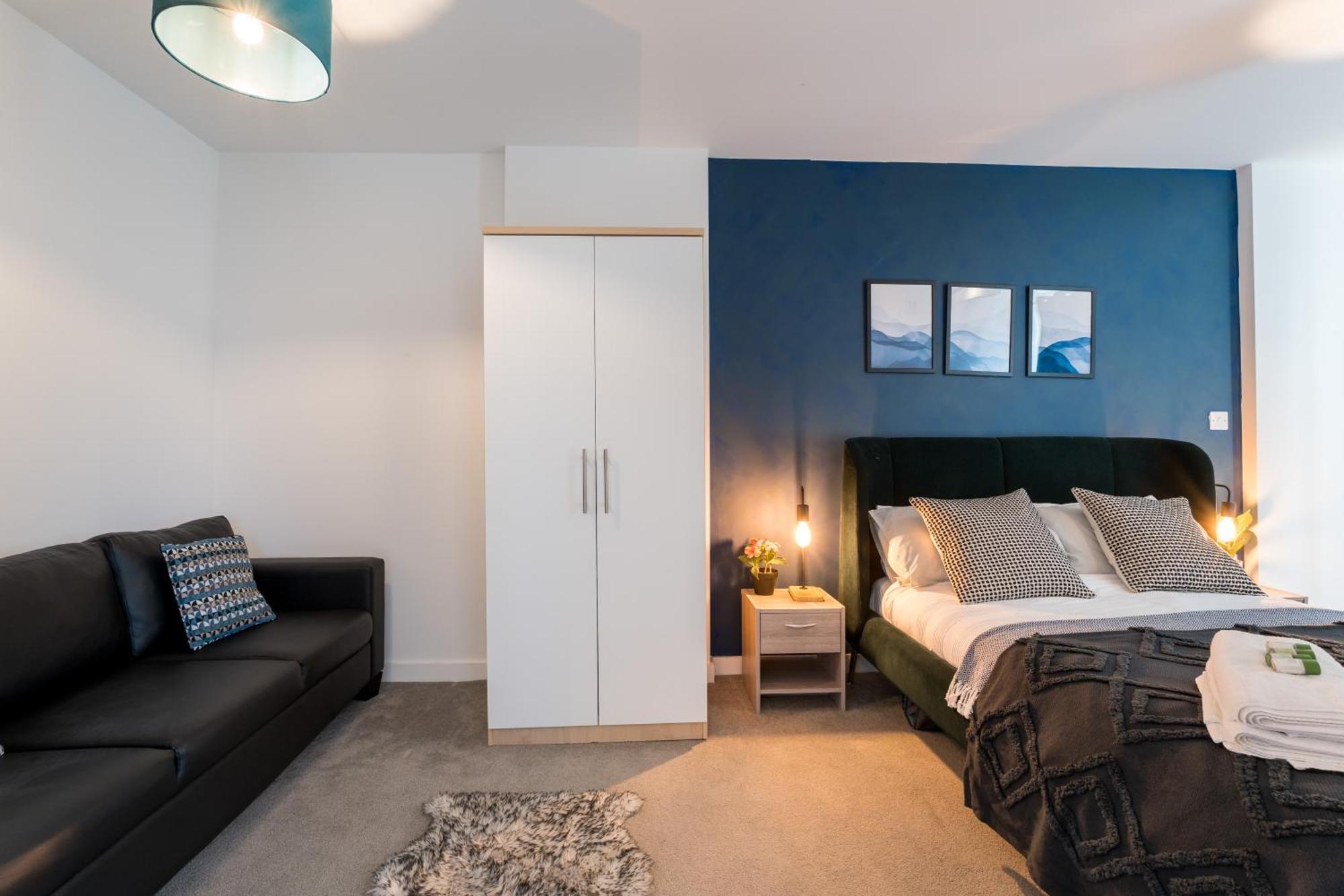 Morden 2 Bed - Old Trafford *