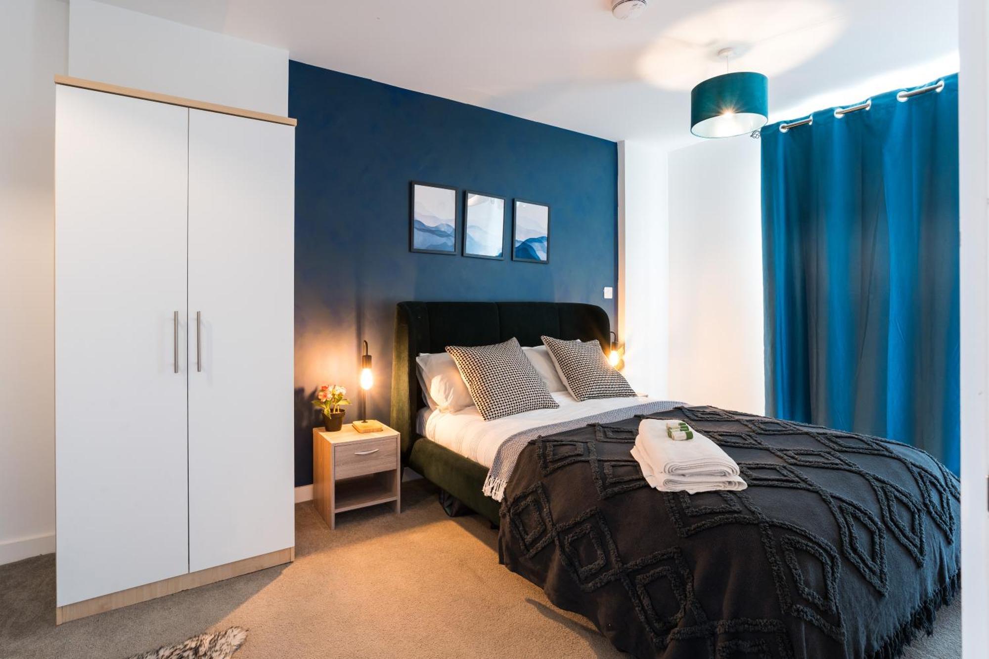 Morden 2 Bed - Old Trafford *