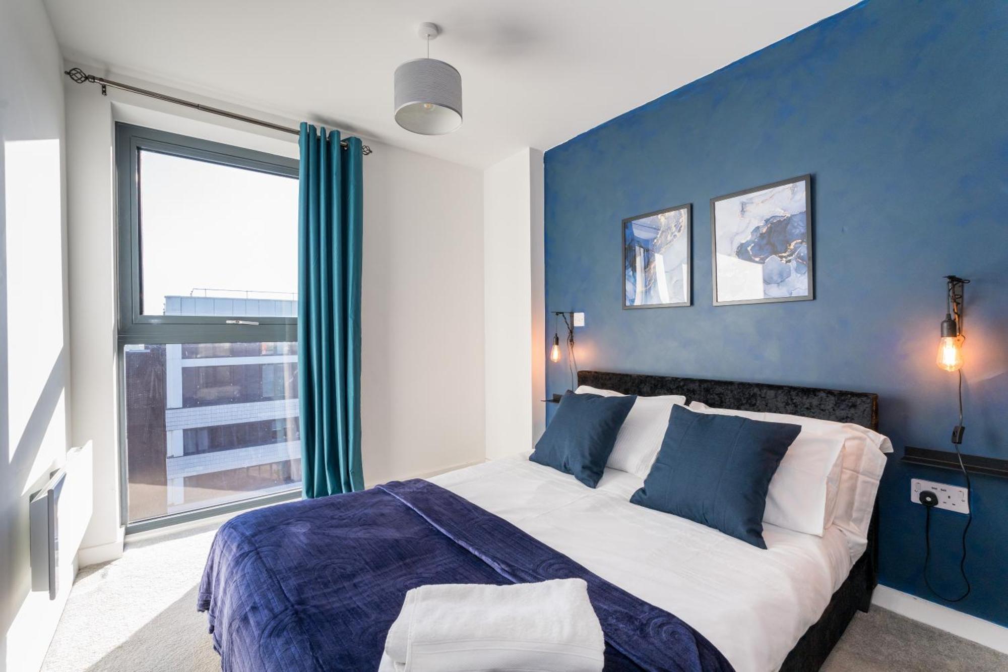 Morden 2 Bed - Old Trafford *