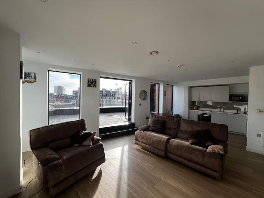 Incredible 2bedroom Free Parking *