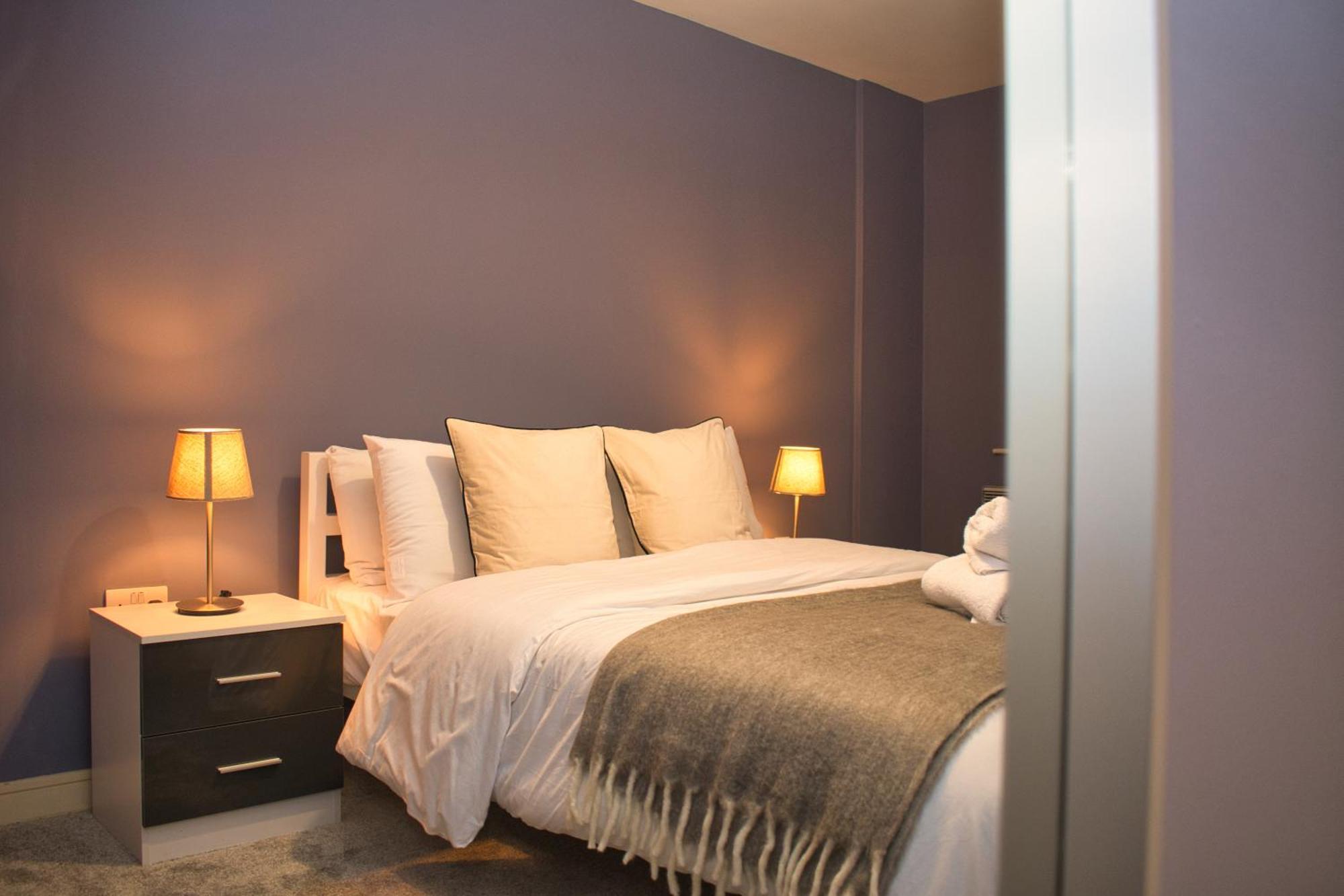 Spacious City Centre Apt - Free Parking - Ao Arena Appartement