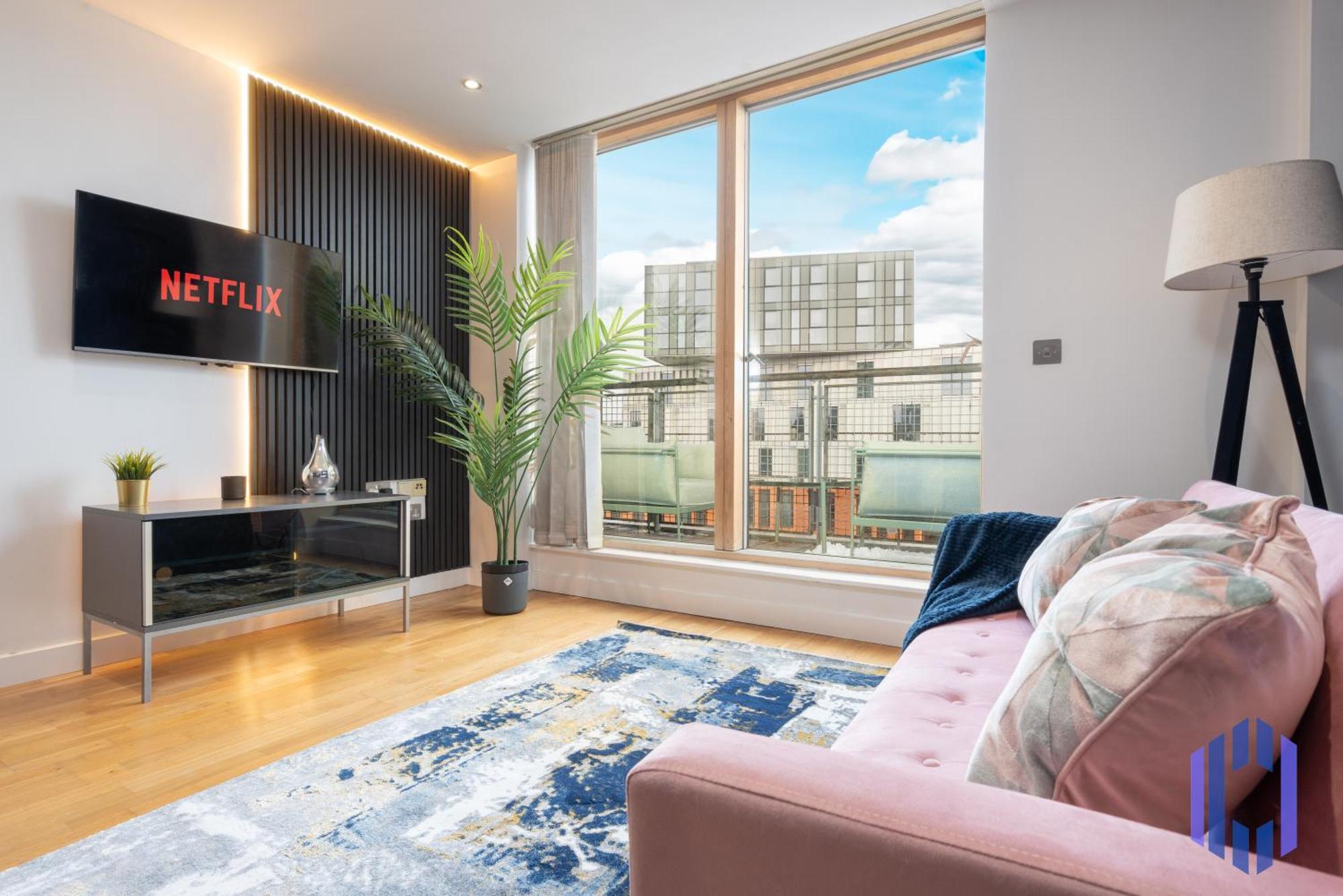 Luxury Penthouse - Private Balcony - City Views * Manchester