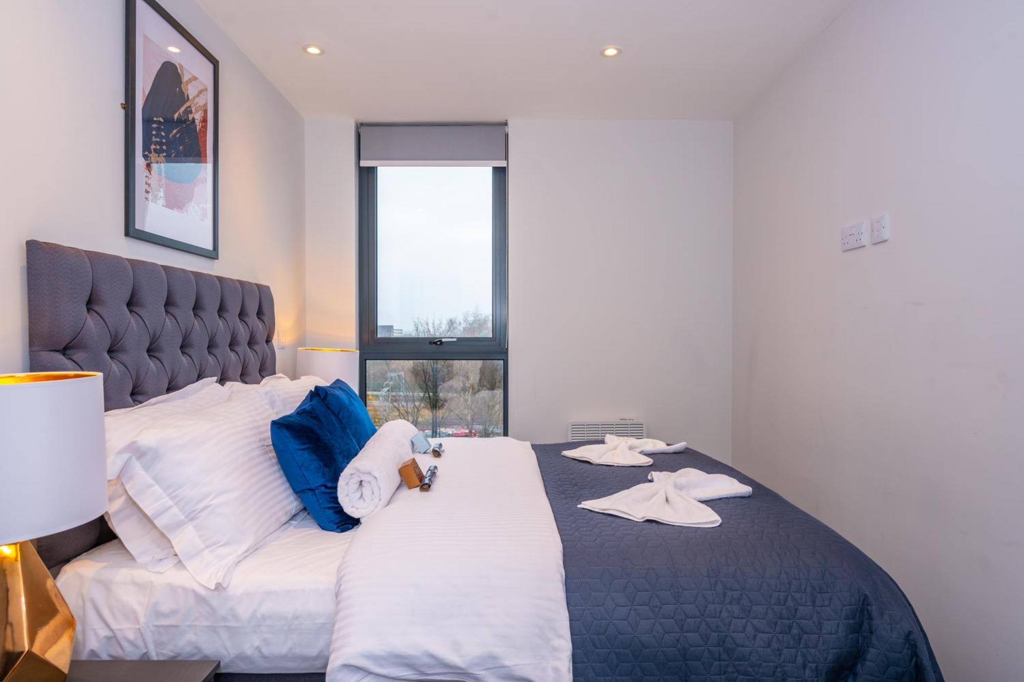 Cosy 1 Bed - Perfect For Long By Valore Services *