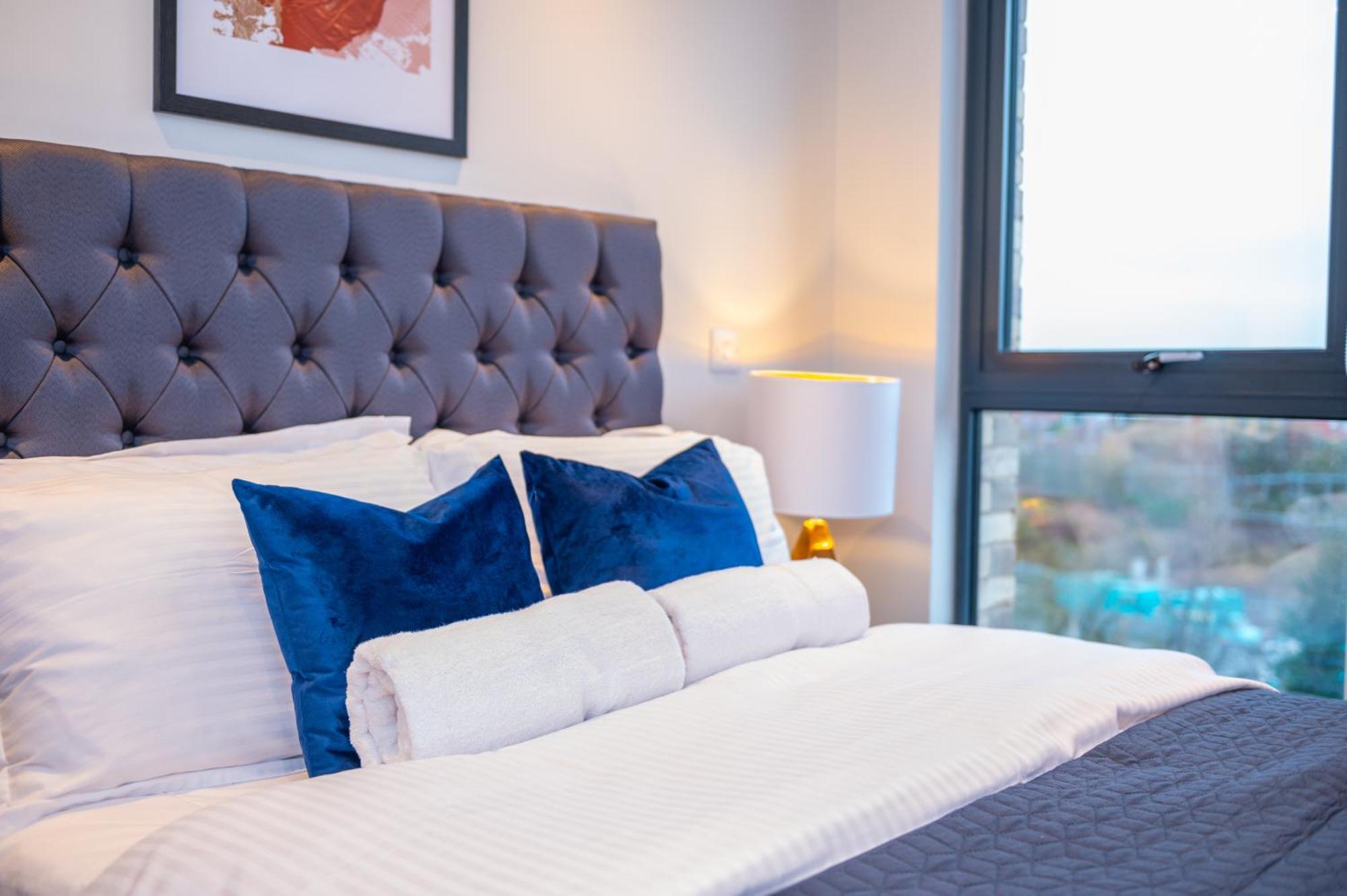 Cosy 1 Bed - Perfect For Long By Valore Services Apartment Manchester