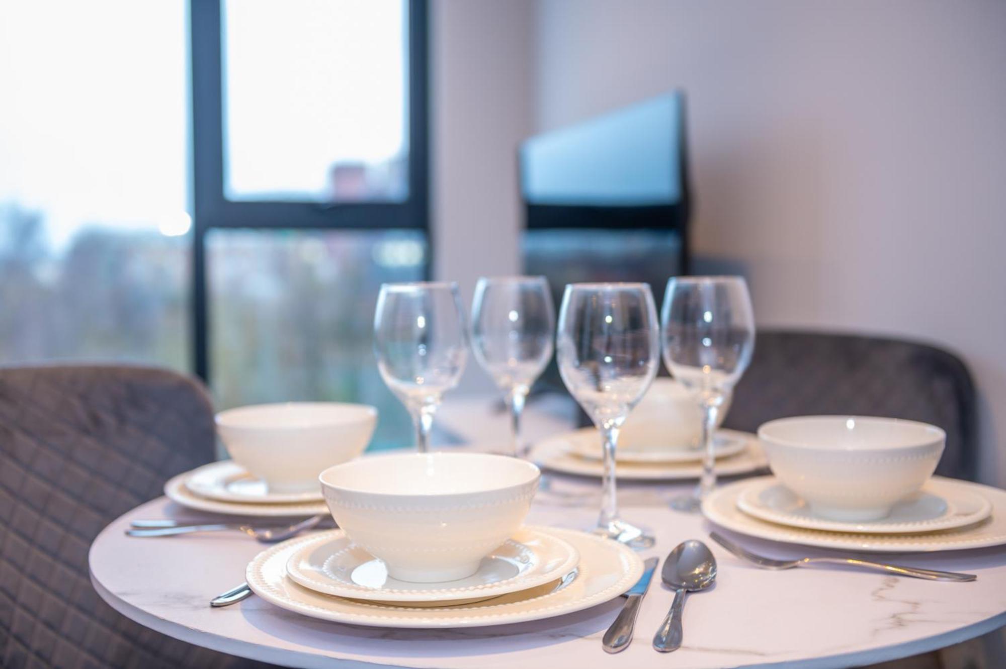 Cosy 1 Bed - Perfect For Long By Valore Services Manchester
