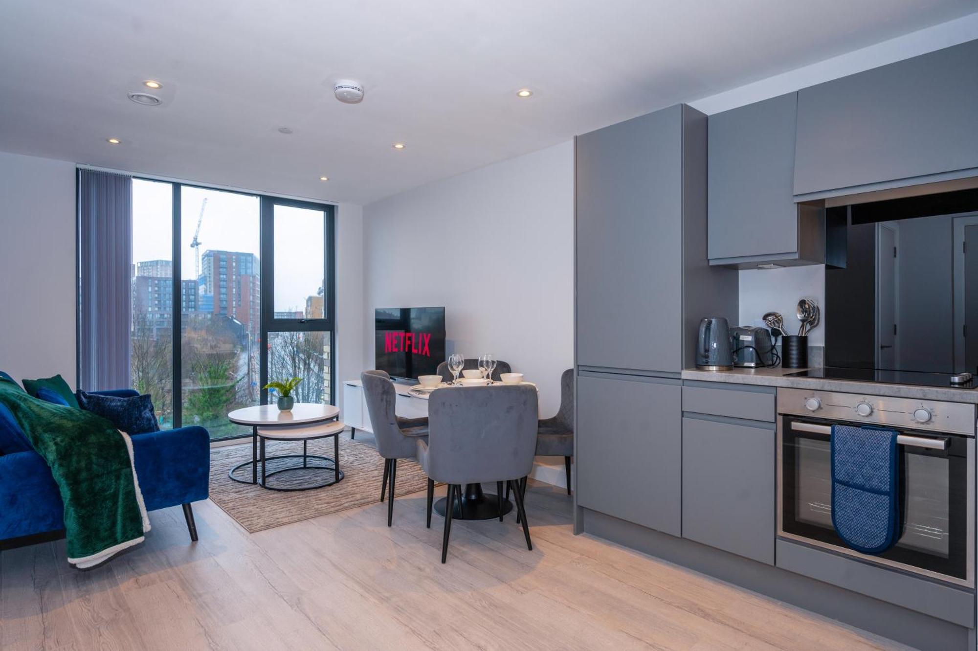 Cosy 1 Bed - Perfect For Long By Valore Services *