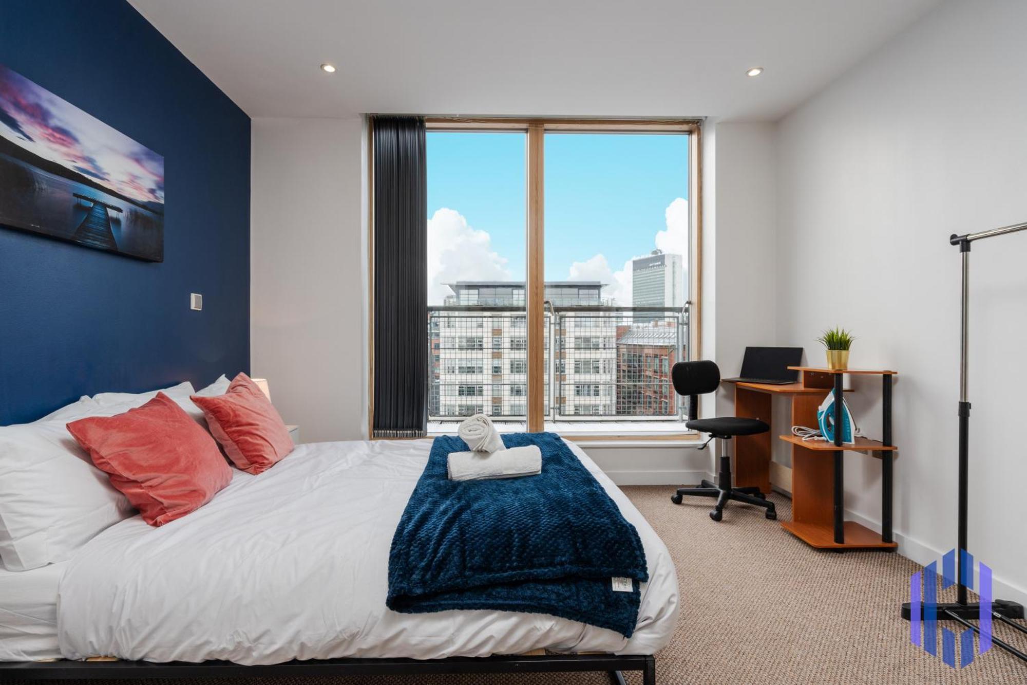 Luxury Penthouse - Private Balcony - City Views * Manchester