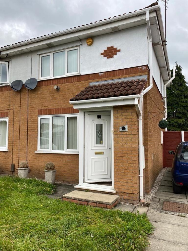 Newly Renovated House Near Trafford Centre Manchester