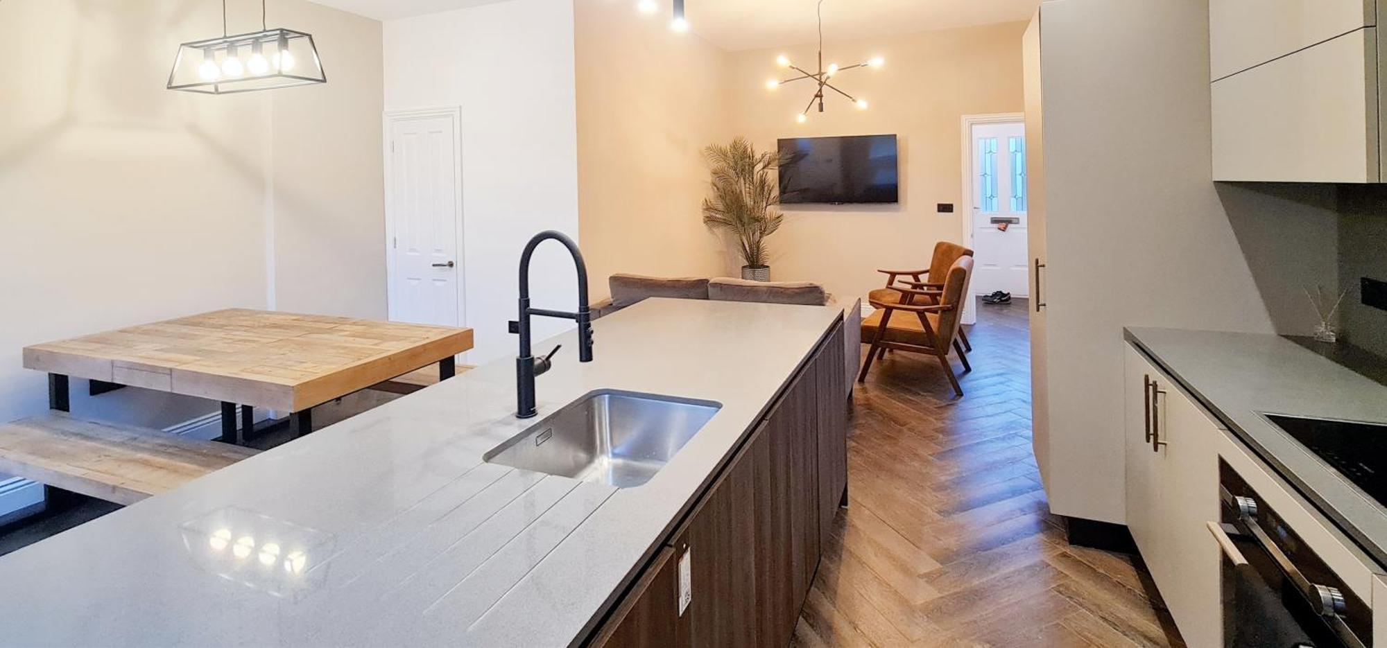 Holiday home Stunning Luxury Spacious - 5 Bedrooms - Rest & Recharge In