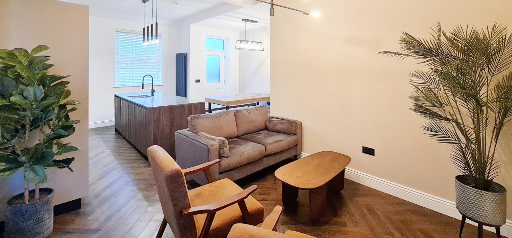 Stunning Luxury Spacious - 5 Bedrooms - Rest & Recharge In Holiday home *