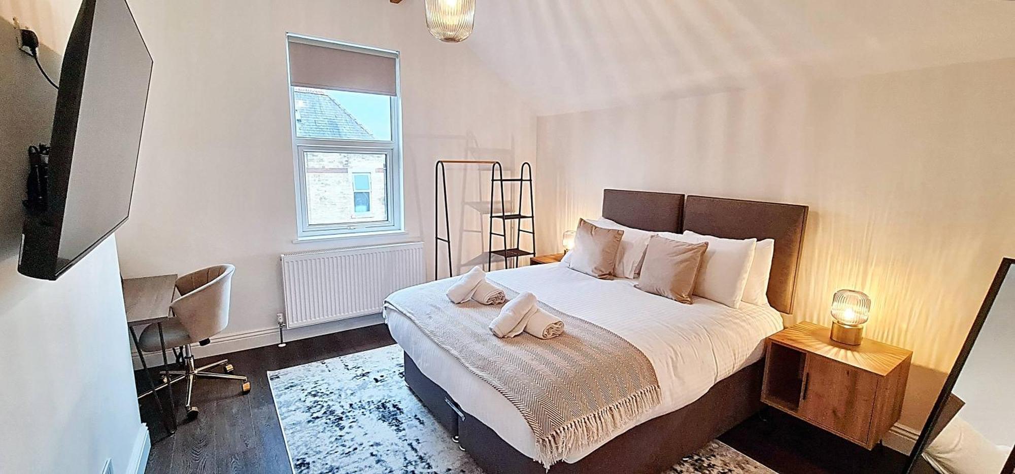 Stunning Luxury Spacious - 5 Bedrooms - Rest & Recharge In * Manchester