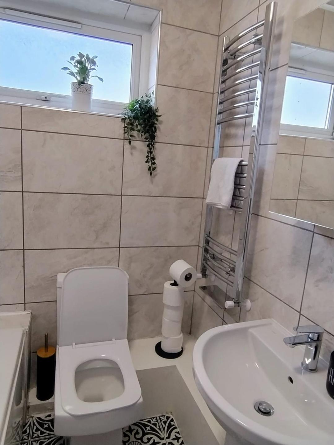 Spacious House In Holiday home *