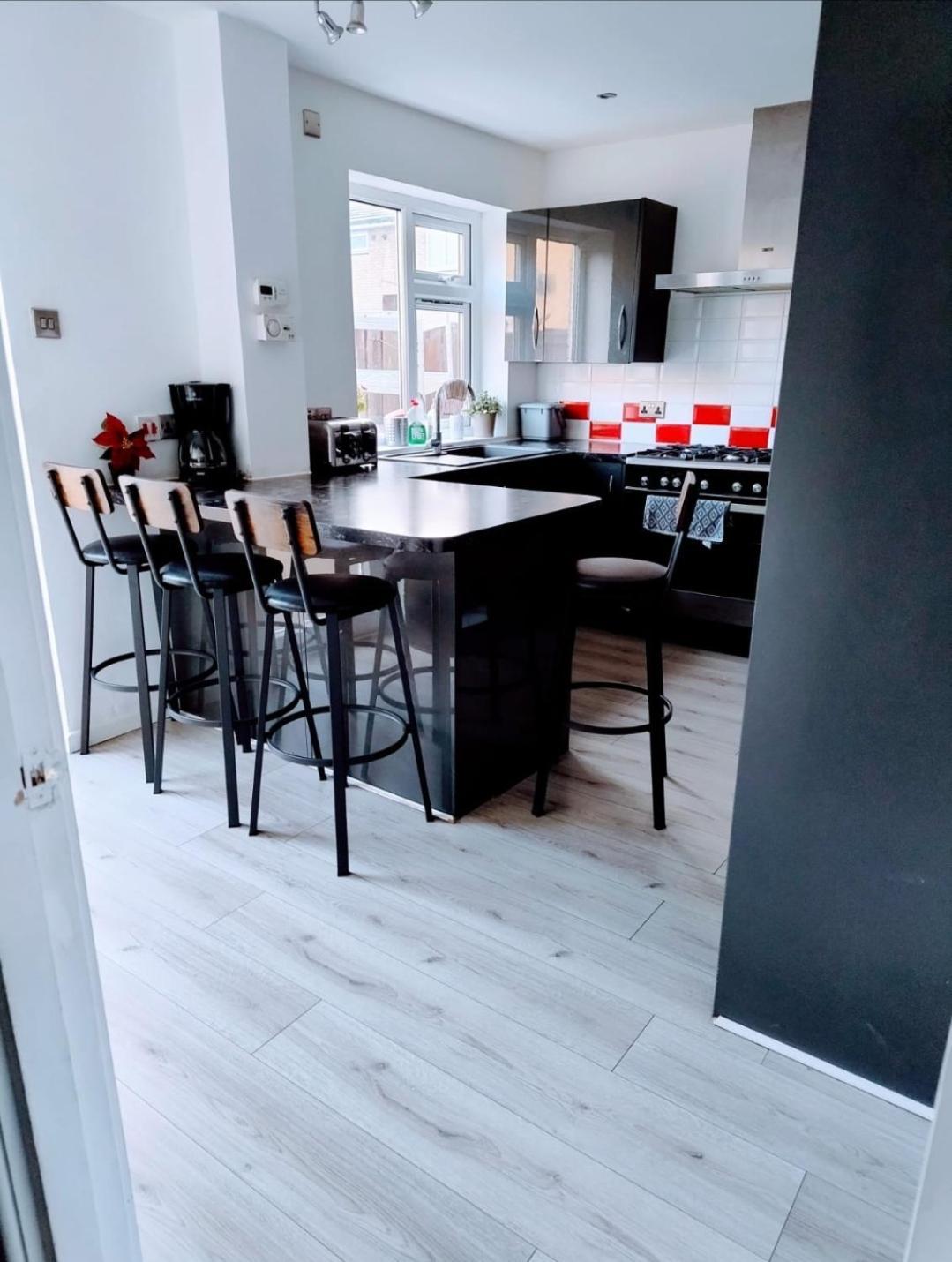 Spacious House In Holiday home *