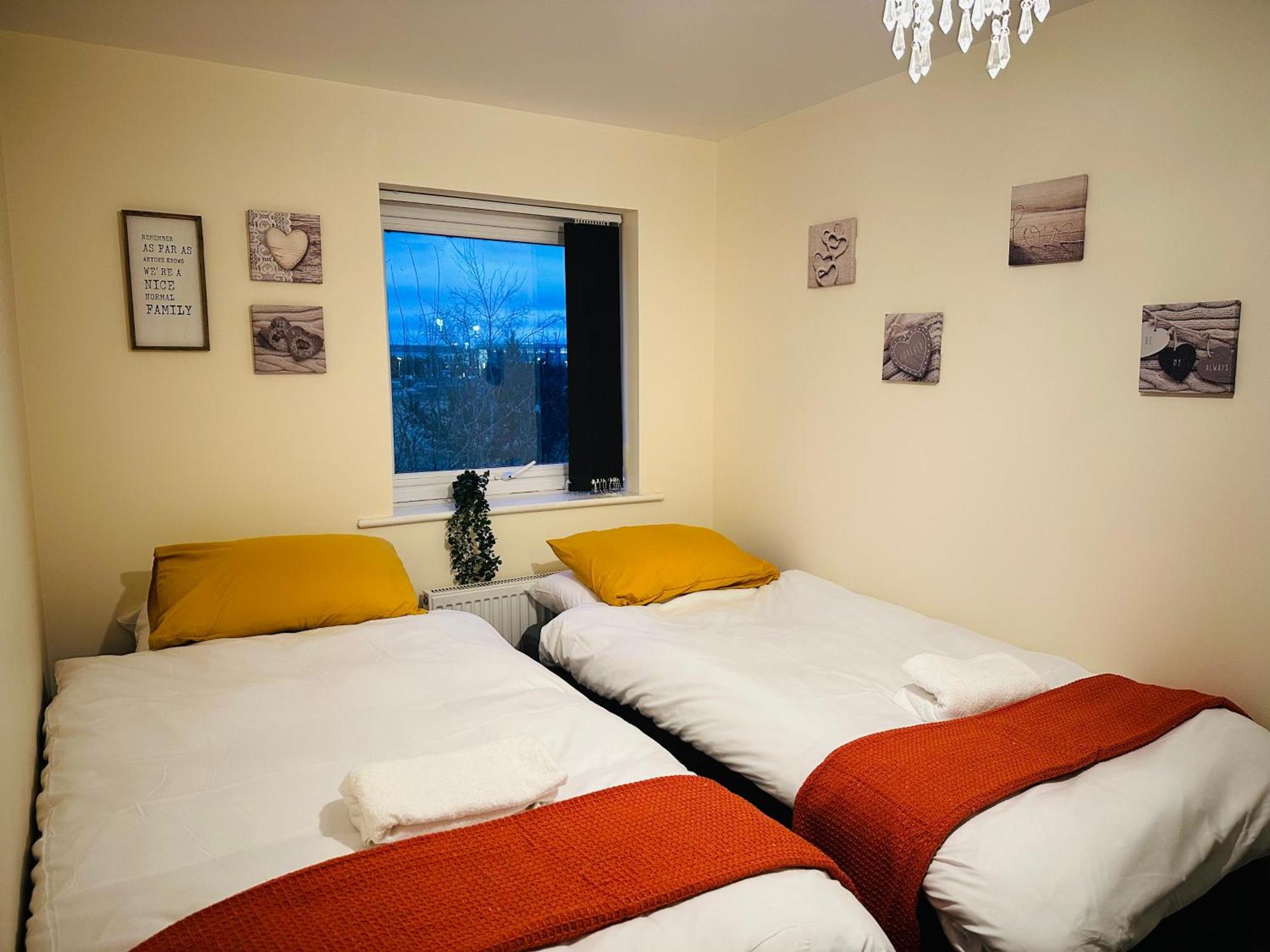 Holiday home Cozy Stylish House Near Piccadilly Station, Etihad Stadium With Parking, Garden And 900mb Wifi Manchester