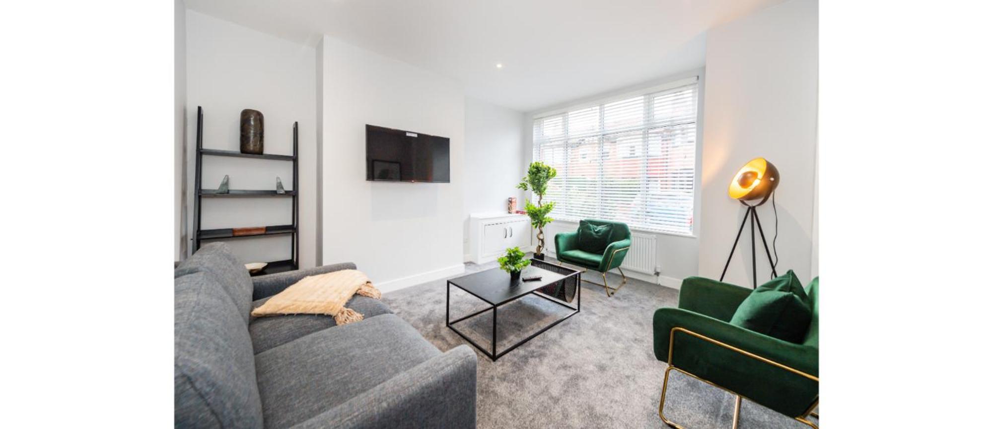 Hassle-free & Handsome Brand-new 3-bed Manchester