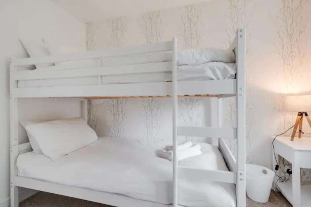 Holiday home Newly Renovated House Near Trafford Centre