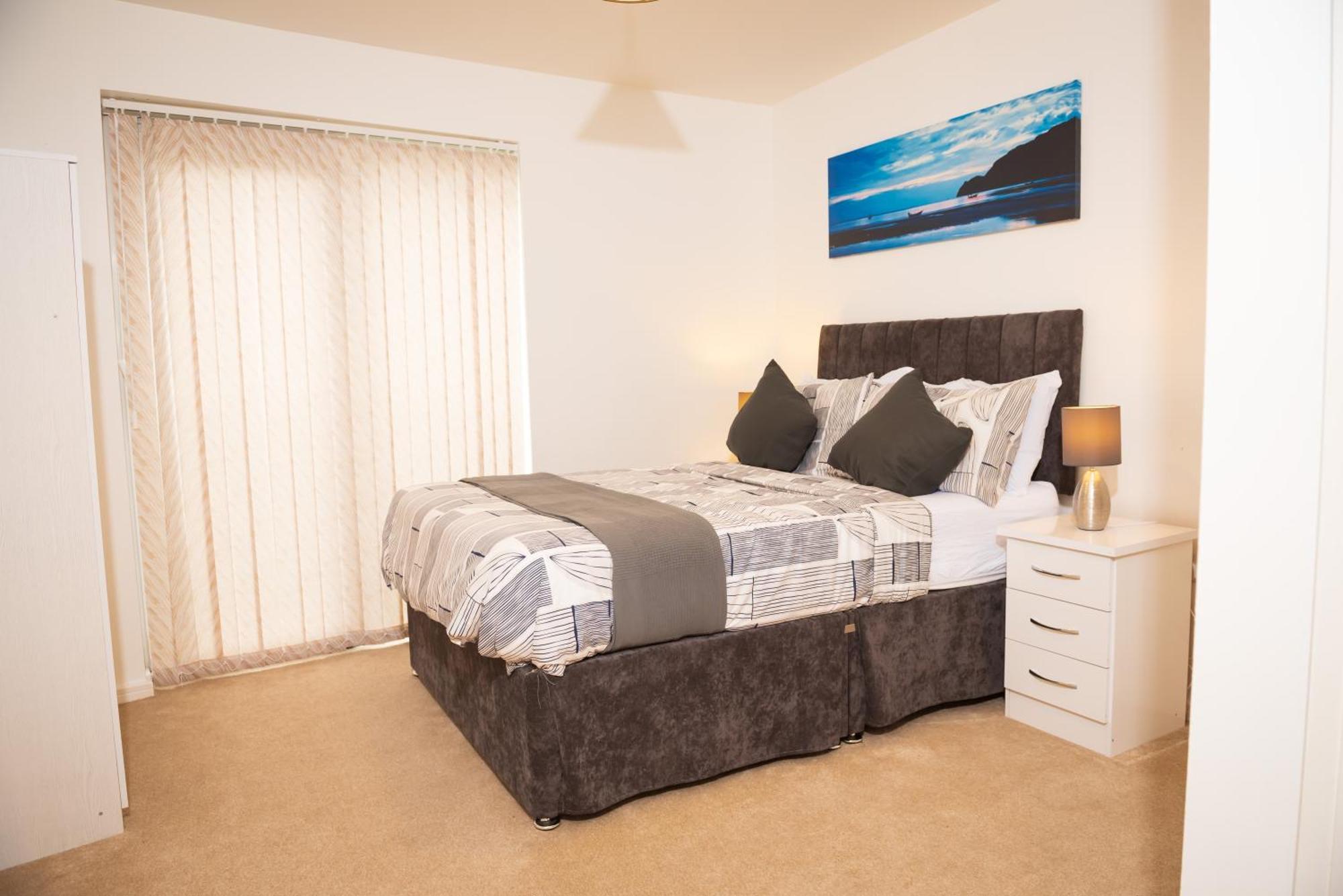 Luxury Two Bedroom Flat Opposite Coop Live N Etihad Stadium With Free Secure Parking, Netflix And Sky Tv Manchester