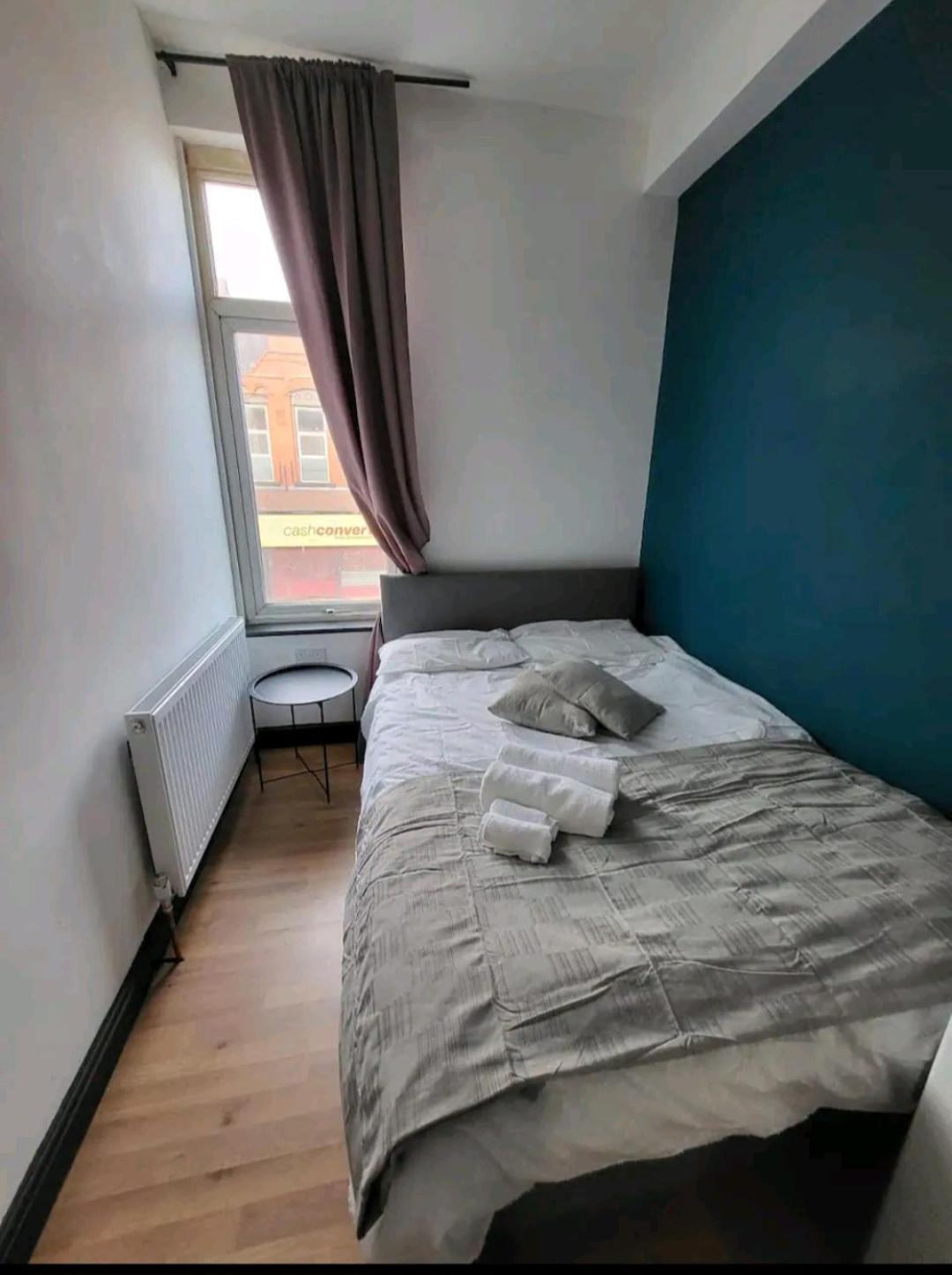 Guest house Double With Bathroom And Kitchenette Manchester
