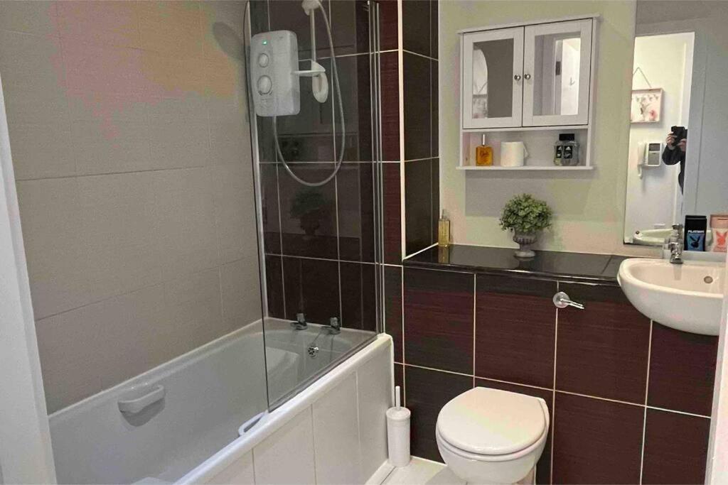 Apartment Cosy & Sweet, 1bd Spacious By Media City *