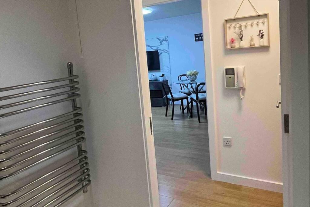 Cosy & Sweet, 1bd Spacious By Media City Apartment