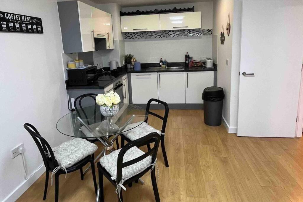 Cosy & Sweet, 1bd Spacious By Media City Apartment *