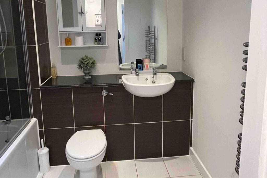 Apartment Cosy & Sweet, 1bd Spacious By Media City