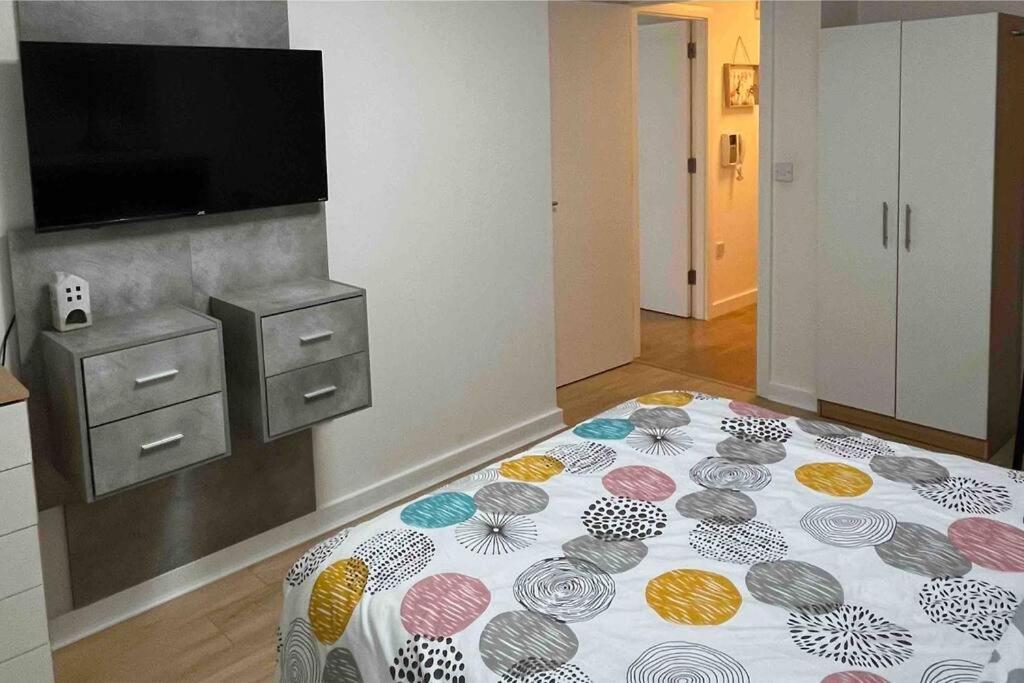 Apartment Cosy & Sweet, 1bd Spacious By Media City *