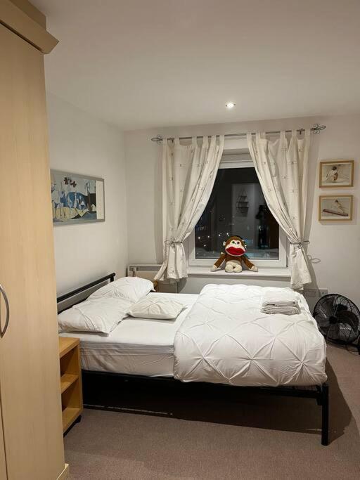 The Heart Of Media City, 2bd 2bth + Balcony Apartment Manchester